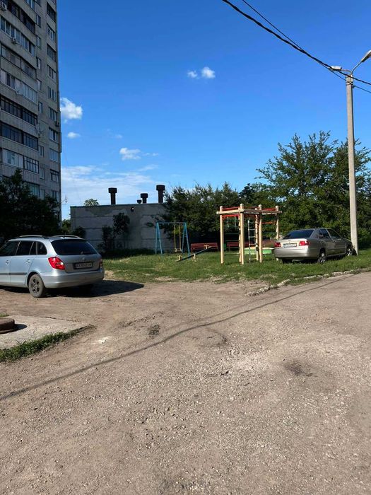 Продам гостинку в 5 мин. пешком от метро Киевская
