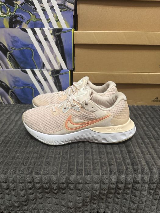 Жіночі кросівки Nike Renew Run 2 40(25,5см) оригінал