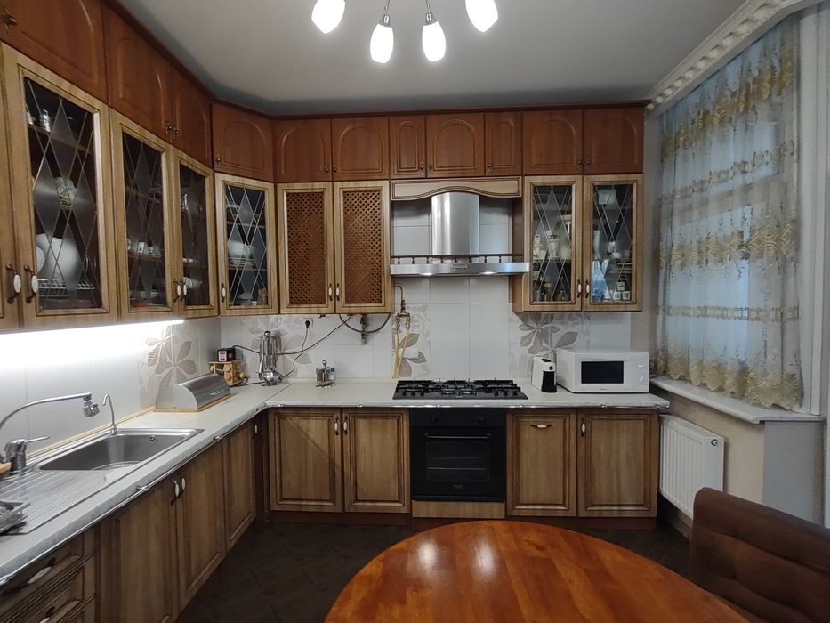 Продаж 3 -кімн новобудови .центр міста Київська