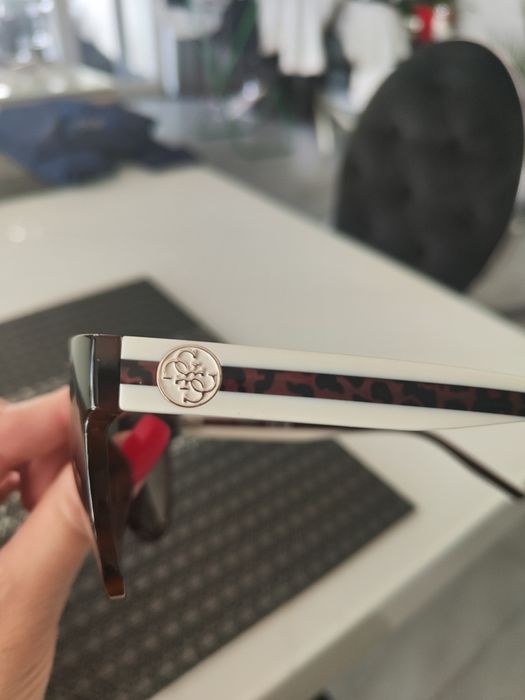 Nowe okulary przeciwsłoneczne Guess