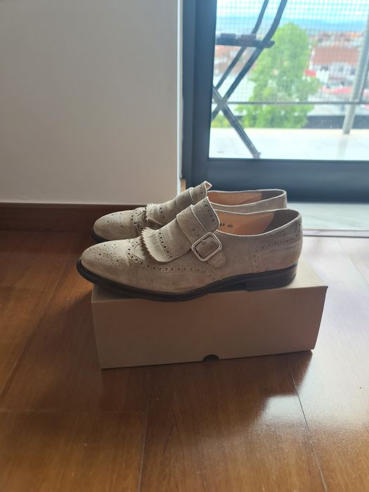 Sapatos Romeu em camurça