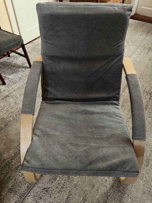 Зручне крісло з натуальної сировини