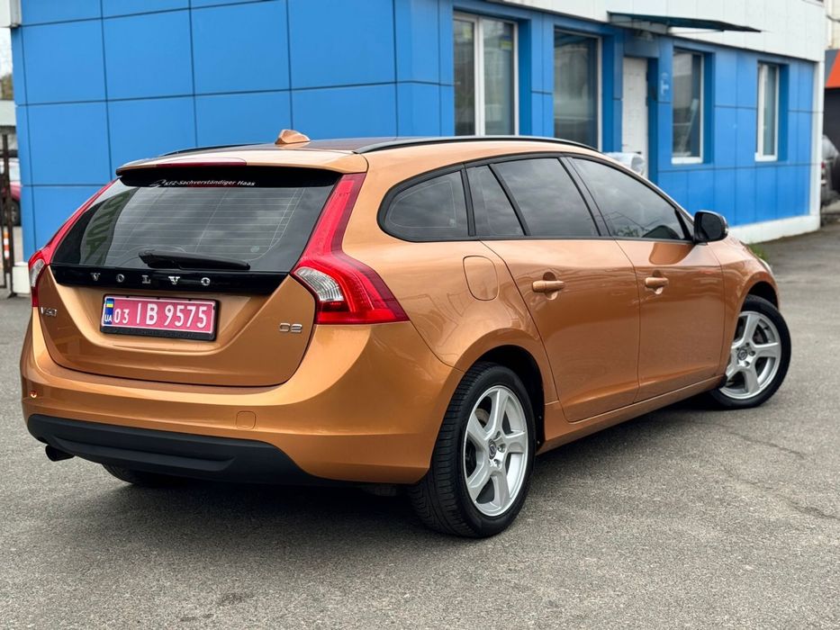 VOLVO V60 1,6 л. D2 не фарбований ВІДЕО