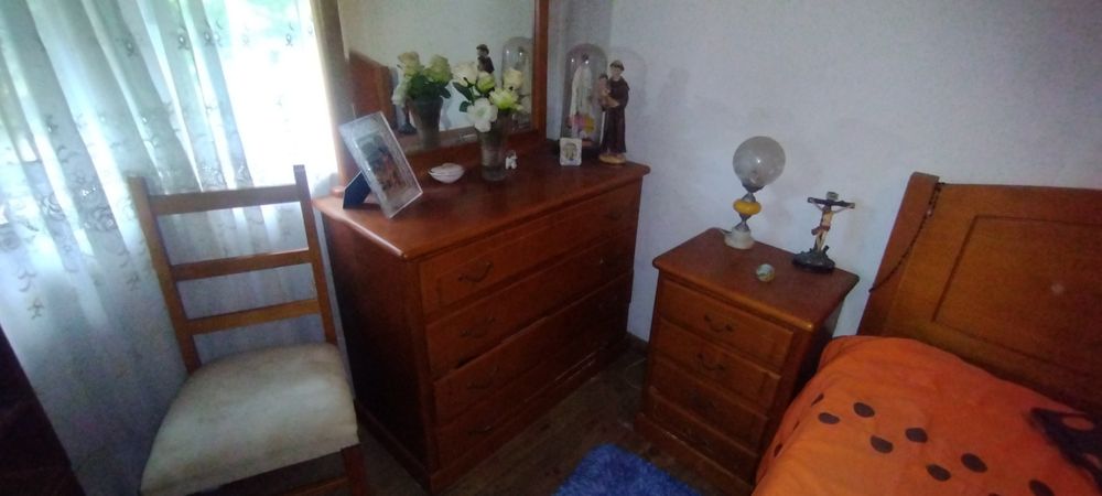 Mobília de quarto completa  em madeira