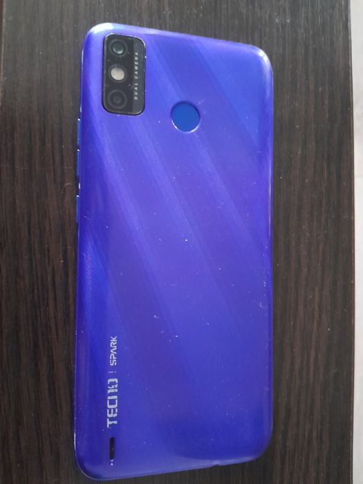 Смартфор Tecno spark 6go