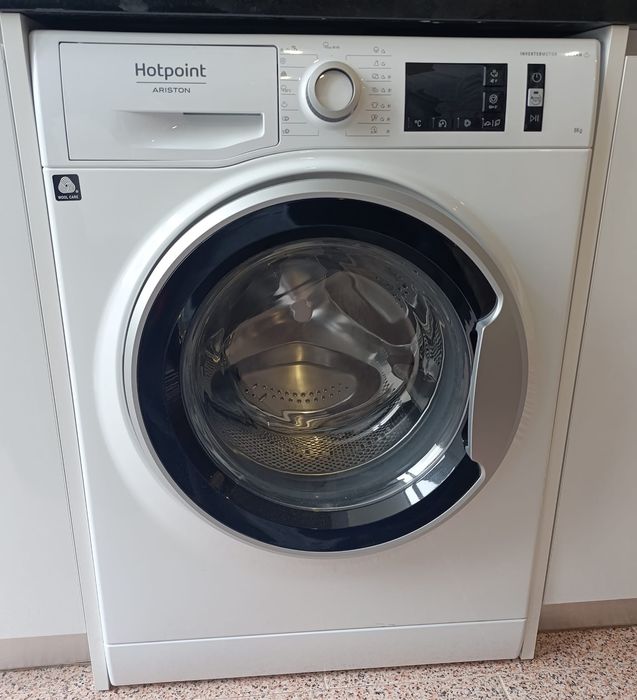 Máquina Lavar Roupa HOTPOINTA 8 kg - 1400 rpm - Branco)