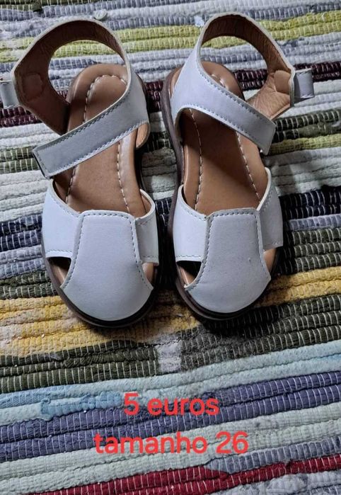 Sandalias brancas criança tamanho 26