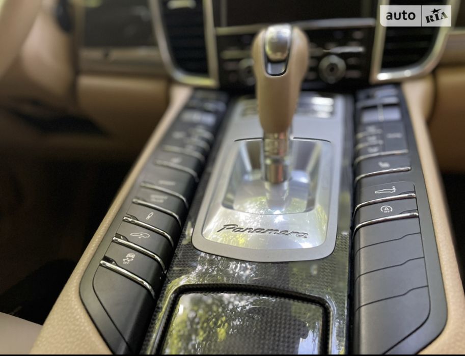 Продам авто Porsche Panamera 4S