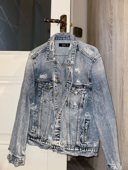 Жіноча джинсова куртка