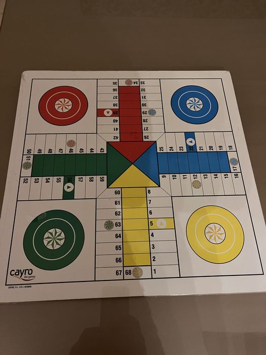 Tabuleiro de madeira  jogos