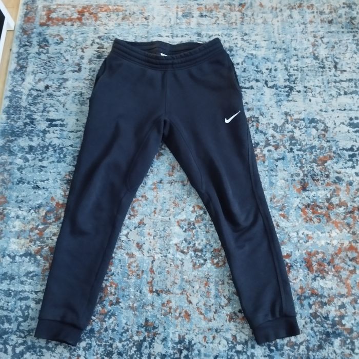 czarne spodnie Nike