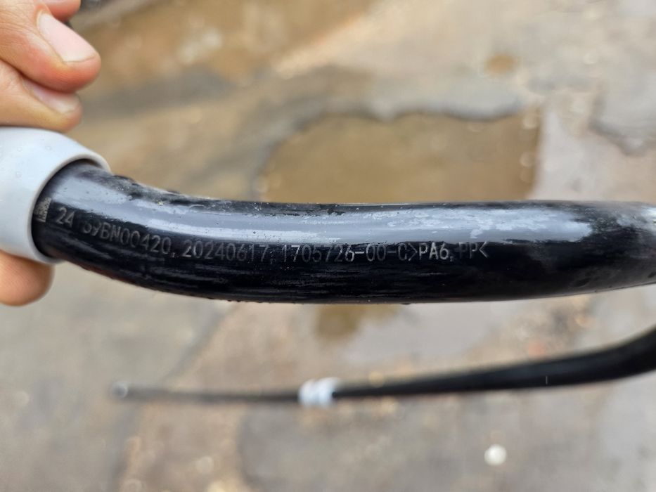 Патрубки батареи Тесла Модел 3/У Highland оригинал разборка