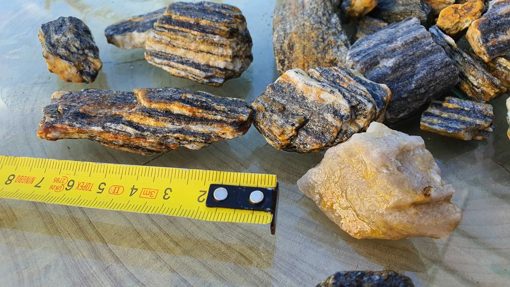 Grys. Kora kamień ozdobny Rabaty oczko wodne ścieżki