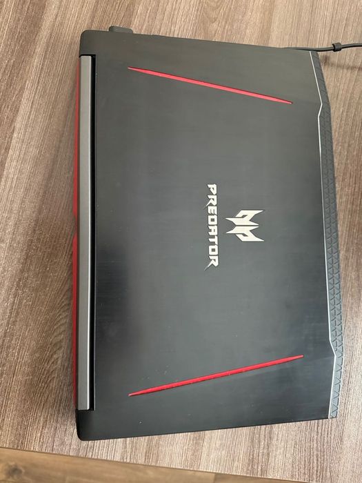 Laptop Acer Predator Helios 17" i7 24GB ram GTX 1050ti 128GB SSD 1TBHD