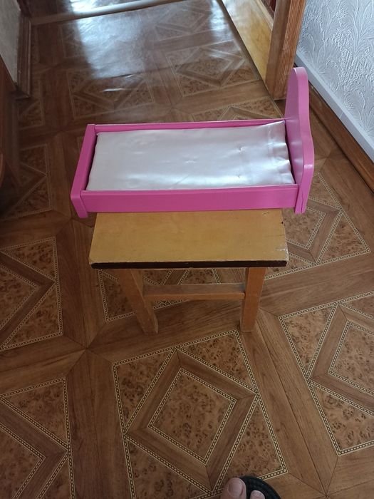 Кроватка игрушечная.