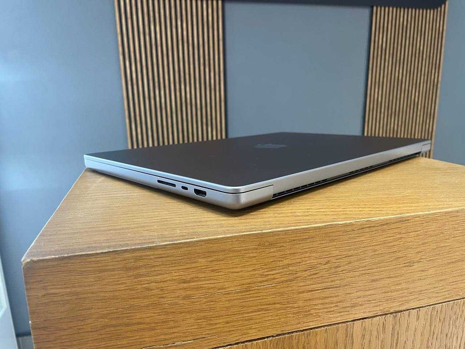 MacBook Pro 16" M1 Pro 16GB / 512GB