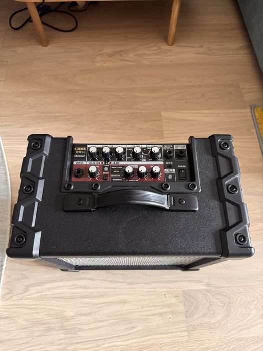 Amplificador Roland Cube 20XL
