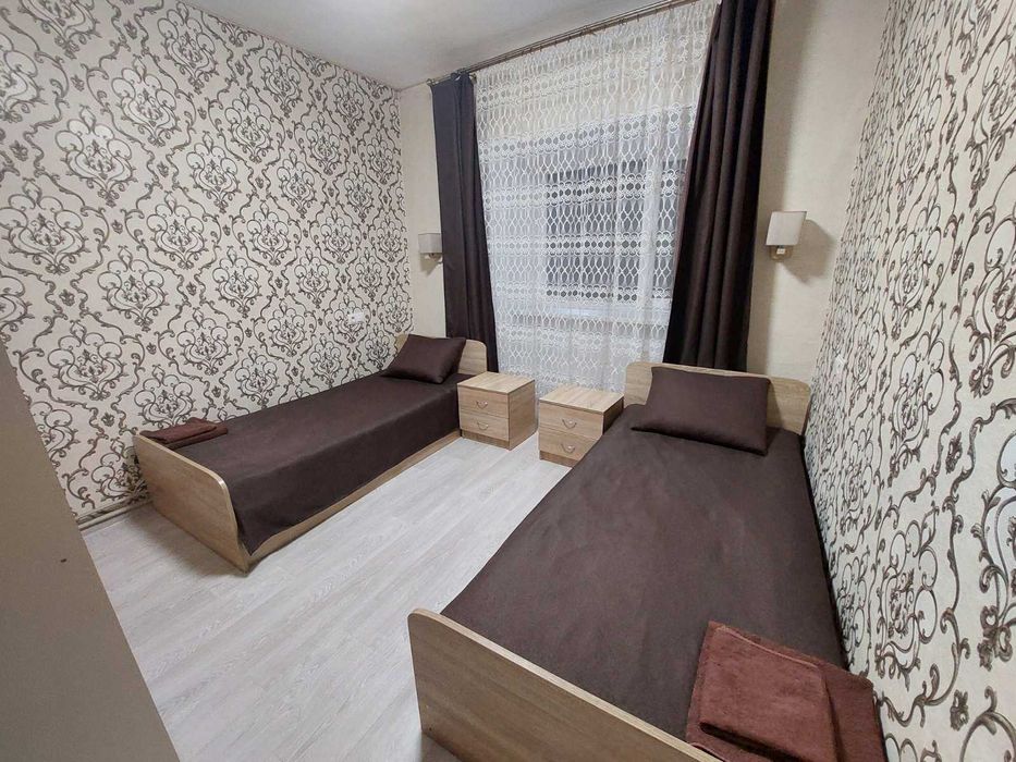 Біля термального басейну на 1-му поверсі 2-х кімнатна квартира.