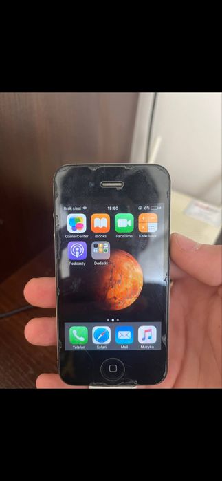 Iphone 4s z ladowarka