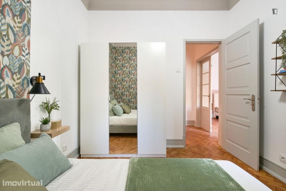 Quarto - localizado em Alameda Lisbon