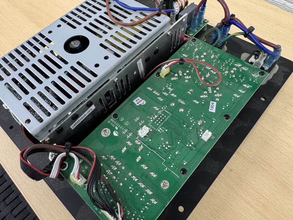 Wzmacniacz alto ts 312 sub uszkodzony bije bezpiecznik okazja 315 s