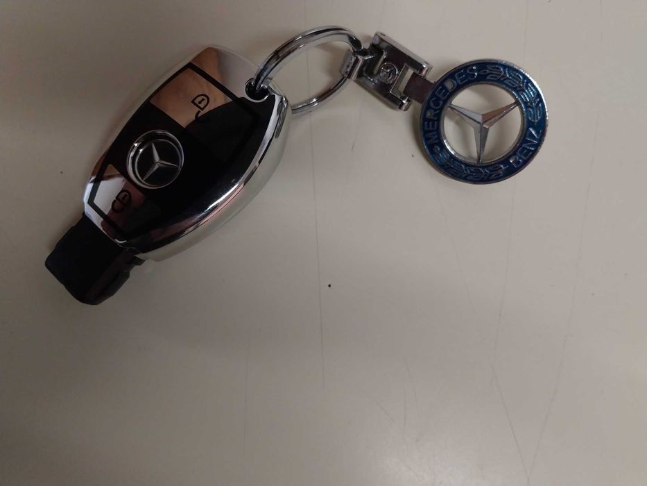 Capa de protecção de chave ignição Mercedes-Benz e porta chaves.
