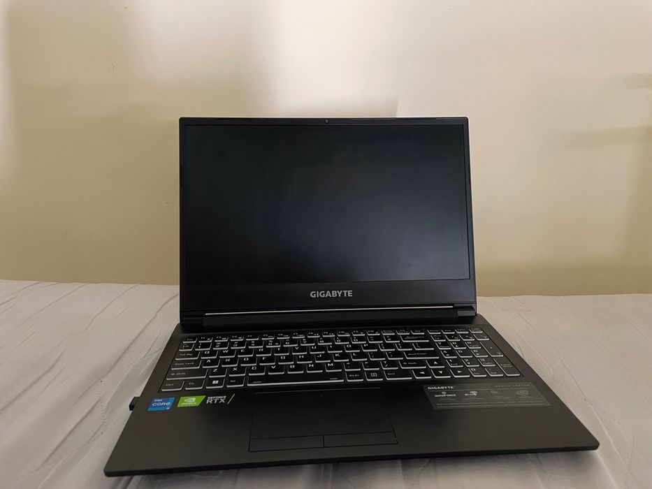 Laptop Gigabyt G5