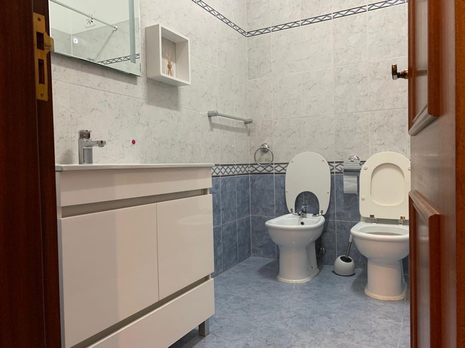 Apartamento T1, Em prédio com elevador, junto ao Continente