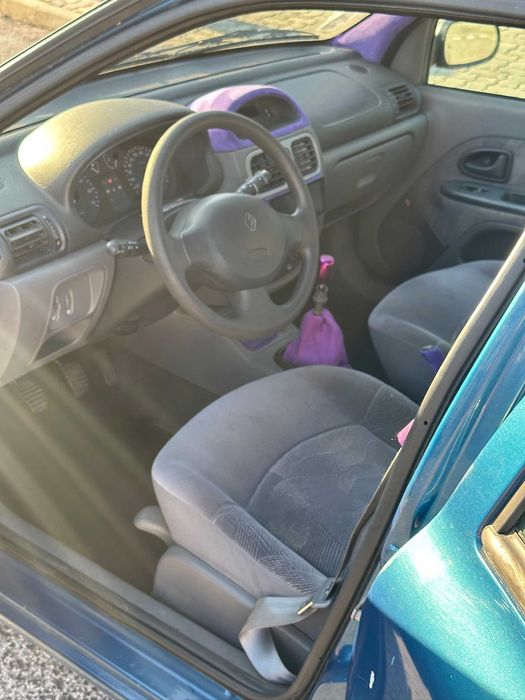 Renault Clio 1.2 RXE ano 2000