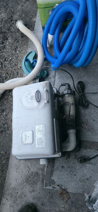 Ozonator i odkurzacz do basenu