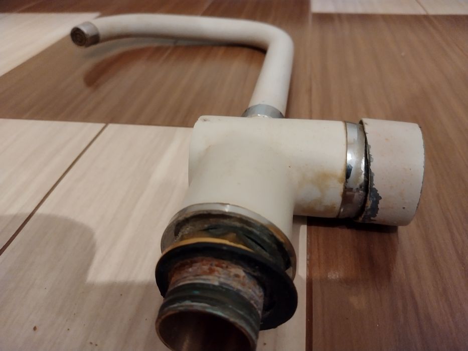 Продам смеситель trion