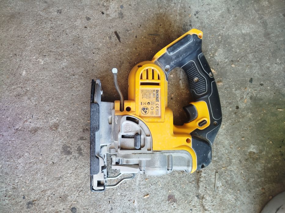 Wyrzynarka akumulatorowa DeWalt