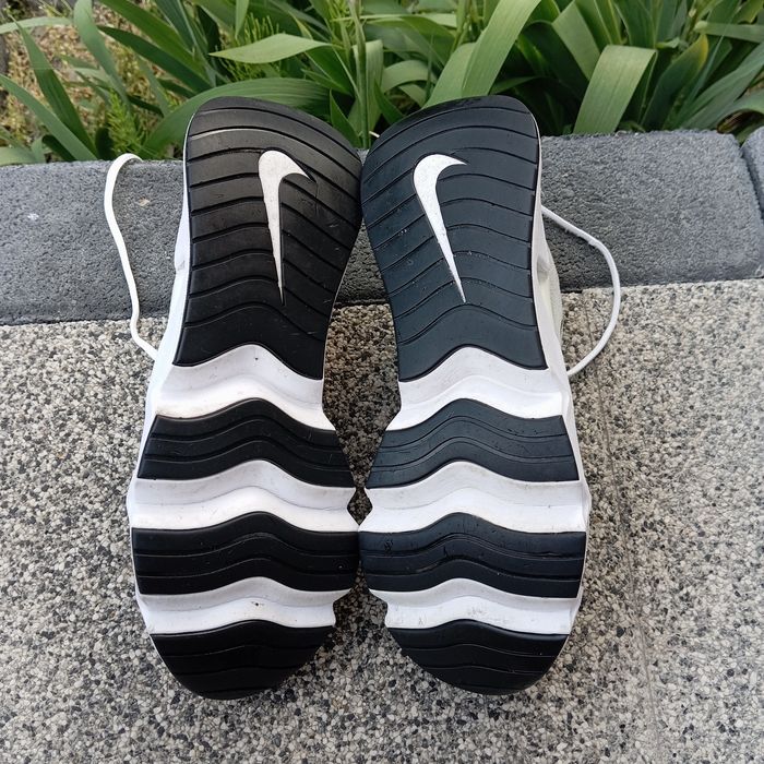 Buty Nike RYZ 365 w kolorystyce Summit White Sportowe Sneakersy Rozmiar 43