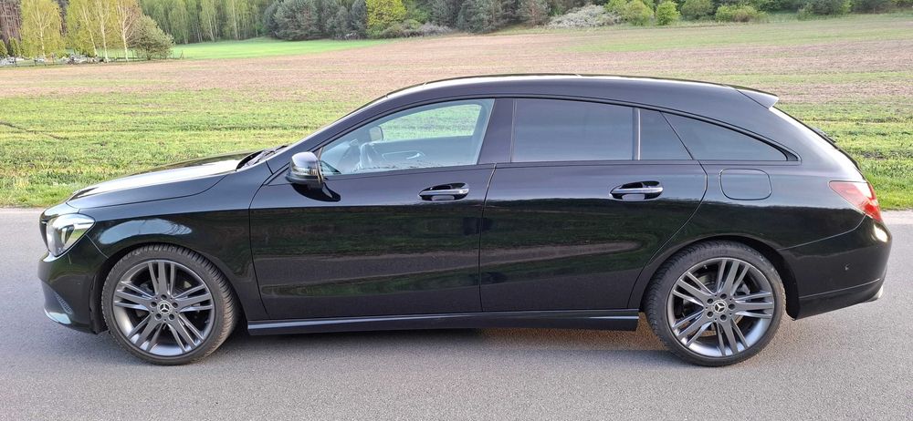 Samochód osobowy Mercedes Benz