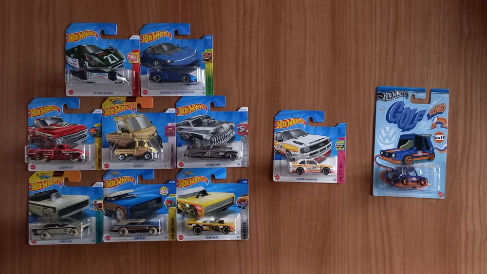 Carros da Hot Wheels novos e selados.