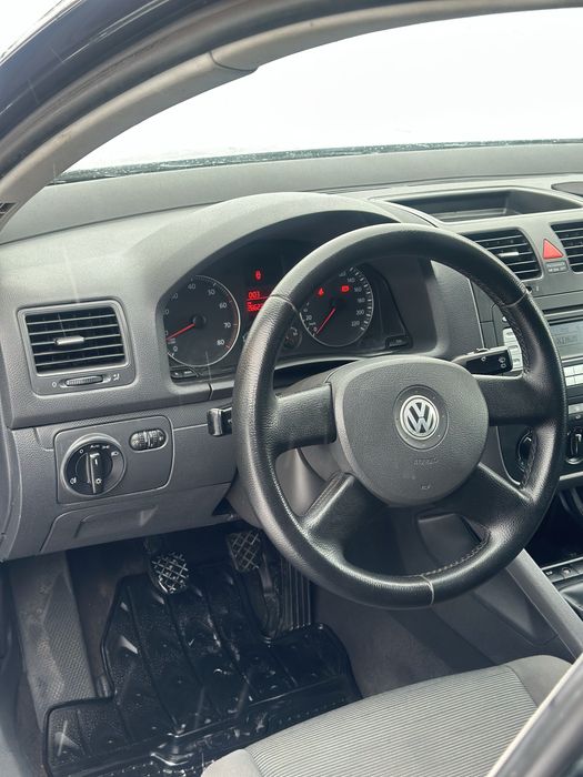 Продам Volkswagen Golf 5