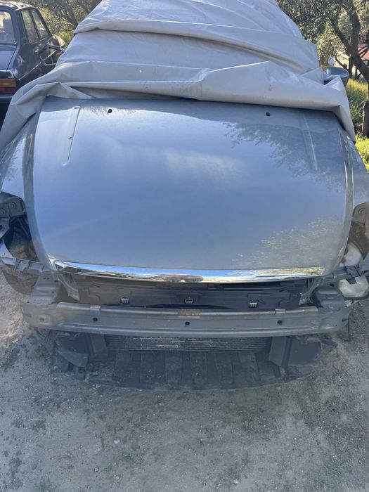 Ford Mondeo diverso material