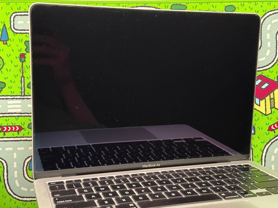 MacBook Air M1 8GB RAM, 512GB pamięci