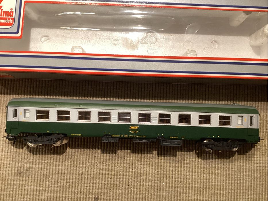 LIMA comboio 309191 carruagem passageiros verde 2ª classe. Excelente