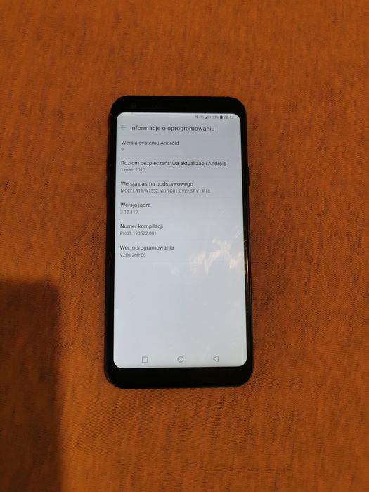 LG Q7 telefon smartfon