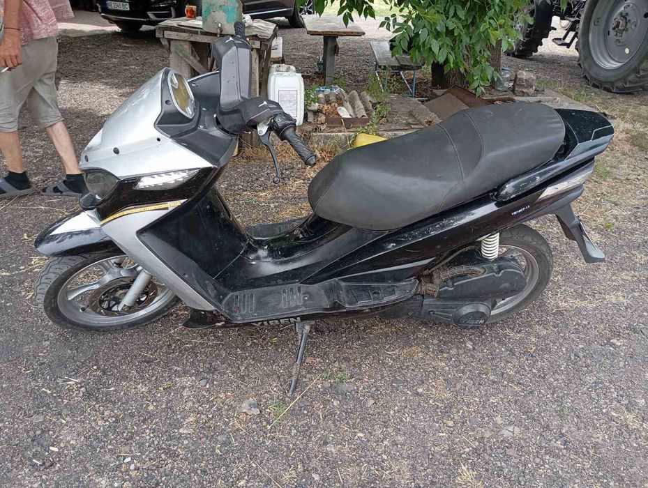 Продам скутер 150кубов