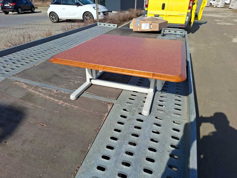Stol skladany z  mechanizmem z blatem przyczepa kamper