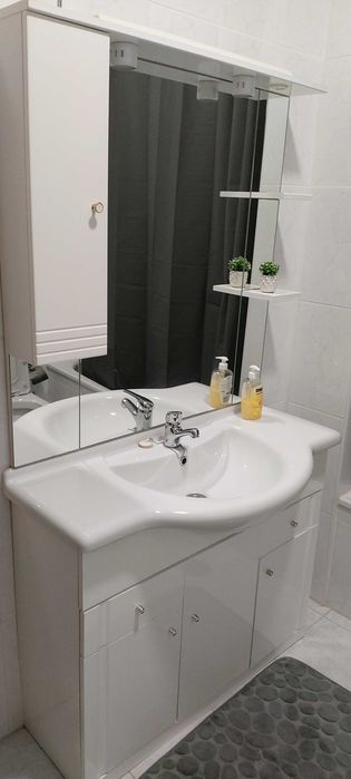 Móvel com lavatório embutido (100x190)cm