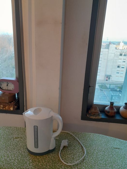 Vendo Chaleira Eléctrica muito bonita como nova