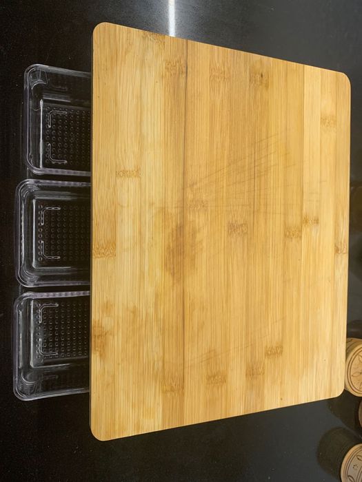 Доска разделочная с ящиками для специй