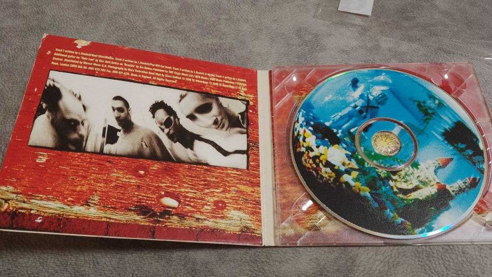 prodigy - breathe. британский cd в прекрасном состоянии