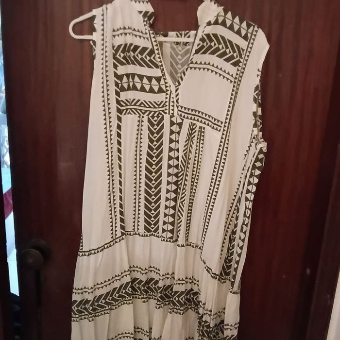 Vestido verde e branco