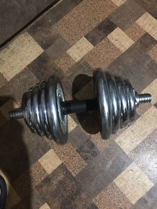 Продам гантелю 15кг 1 штука