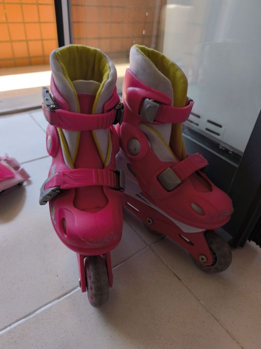 Vendo patins , capacete e afins