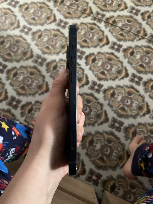 Продам 12 айфон